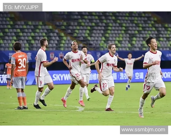 赛后分析：深圳足球队与杭州足球队比赛的战术与经验总结