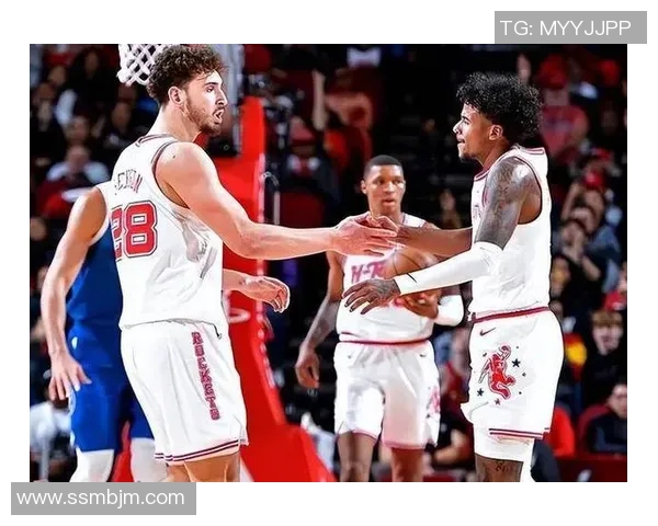 2007年火箭队与76人队激战回顾双方明星球员表现精彩纷呈